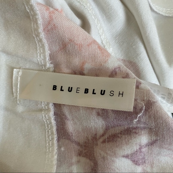 White Floral Shorts - Picture 9 of 10